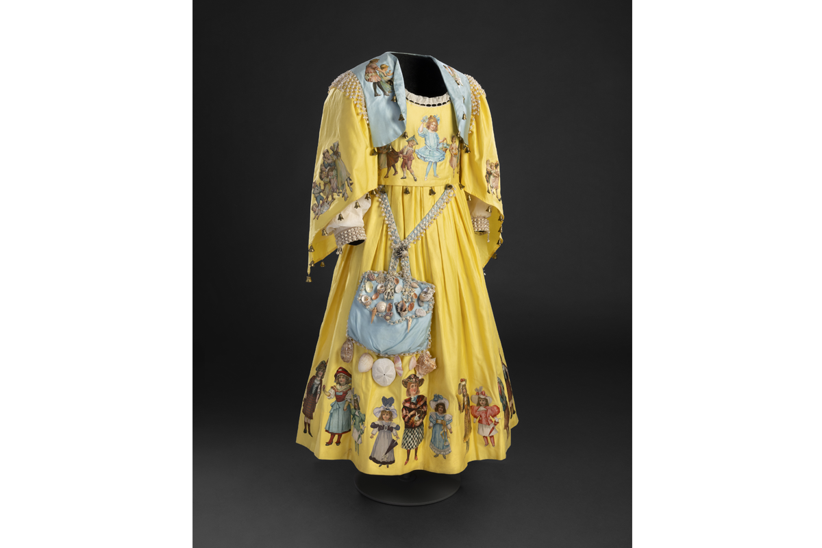 Costume porté par Alice Graham costumée en « Mary, Mary, Quite Contrary » en 1907. Don de la Succession d'Alice Hallward, M972.75.71.1-6, Musée McCord Stewart