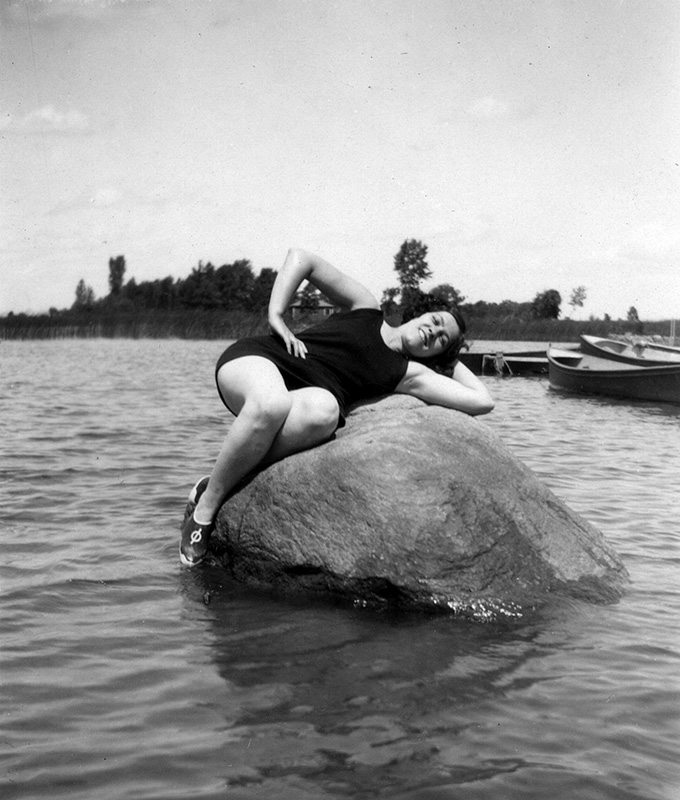 Photographer unknown, <em>Ms. Manie-Côté wearing a bathing suit, Quebec</em>, about 1935-1940. Gift of Félicienne Manie-Côté, MP-1999.36.1, McCord Stewart Museum 