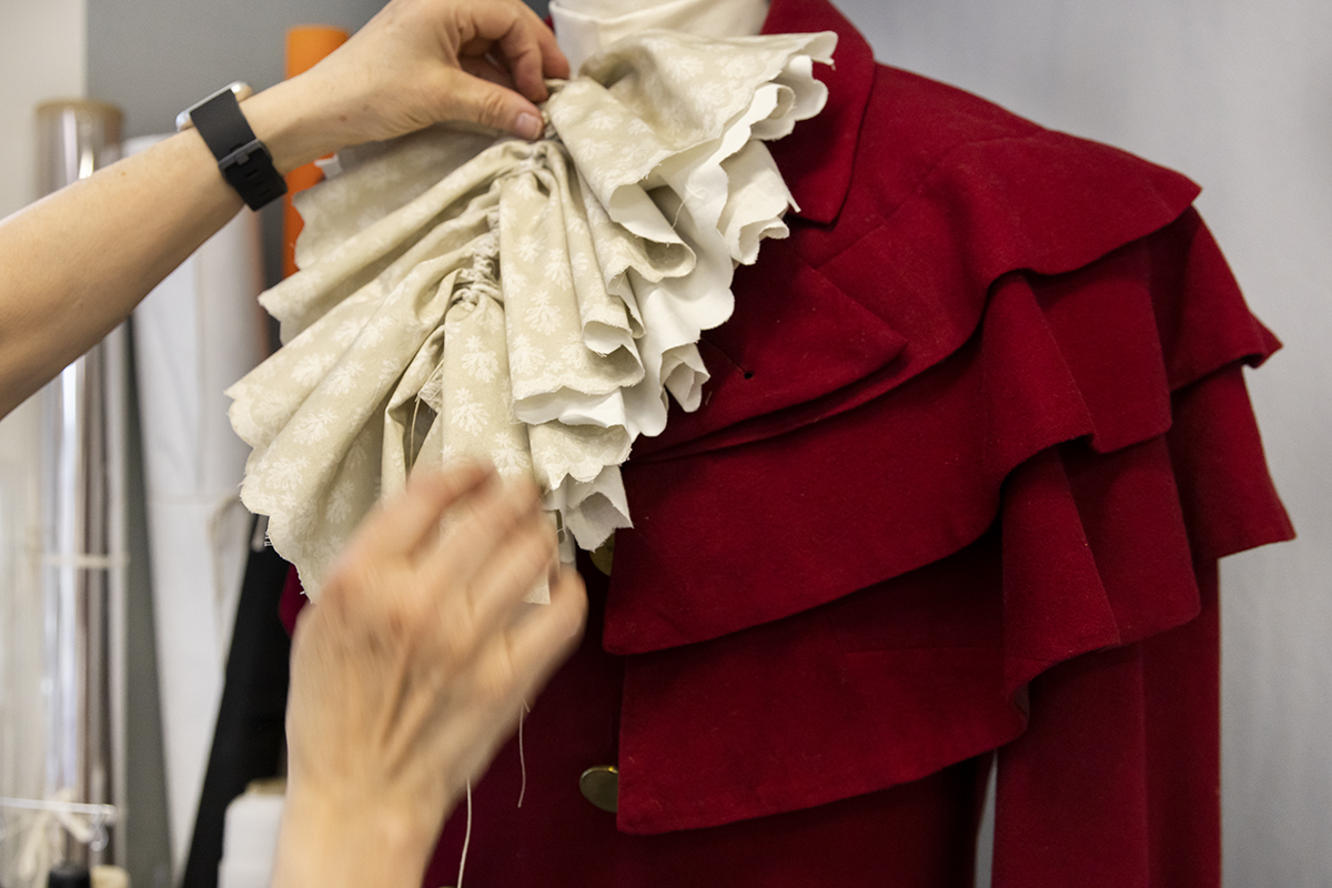 Costume mounting studio. Laura Dumitriu © McCord Stewart Museum, 2023